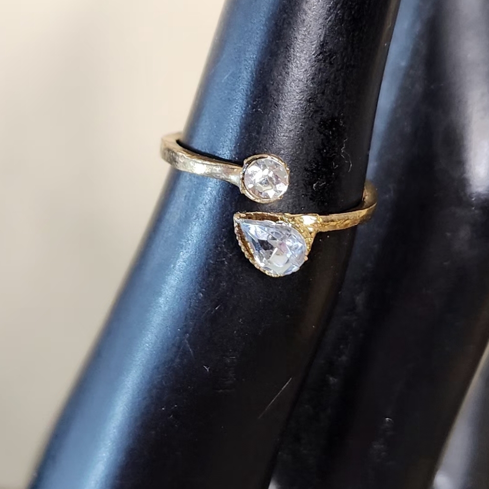 Elegant Gold and Silver Women's Ring